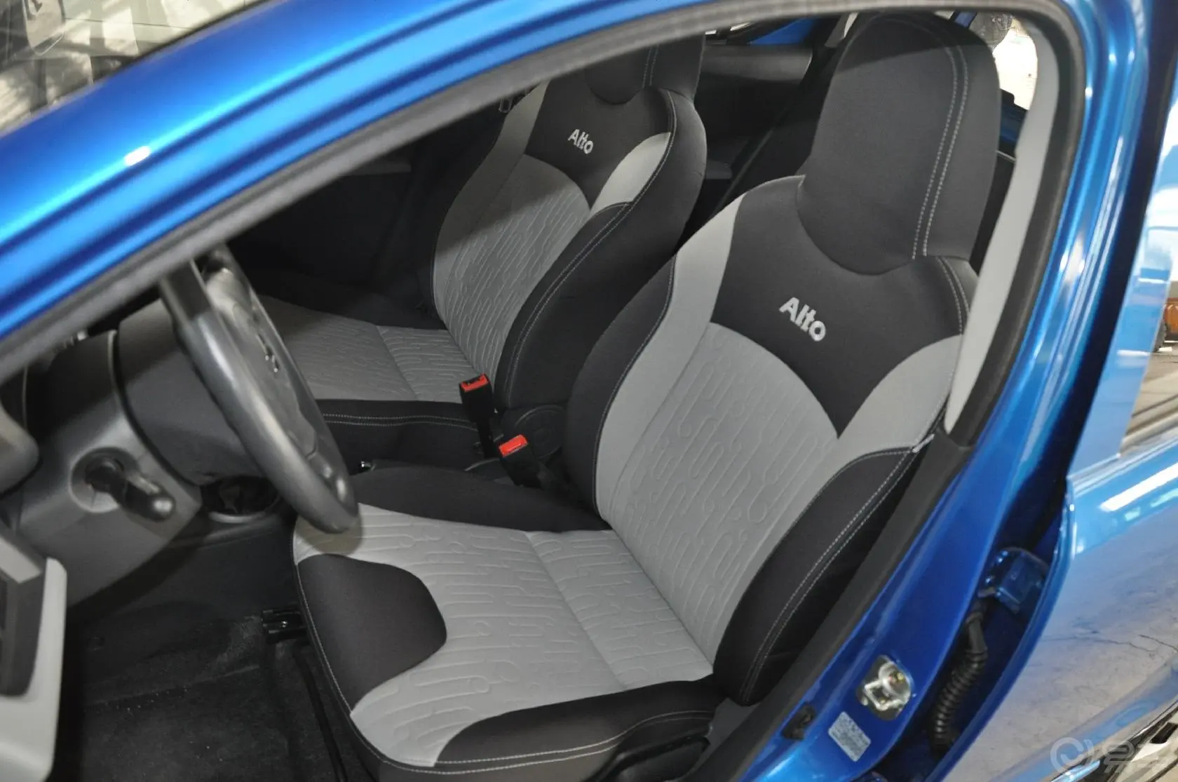 奥拓1.0L 手动 舒适版驾驶员座椅