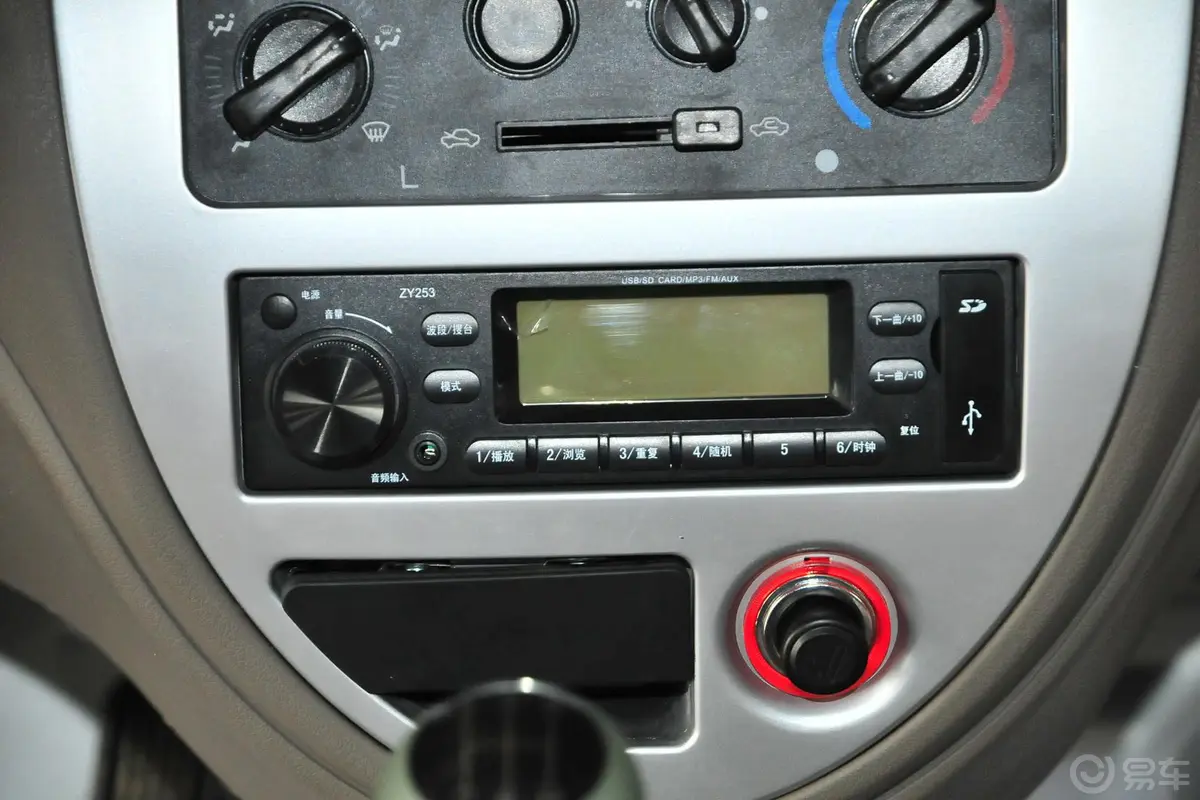 佳宝V70V70 1.3L 舒适型 国三音响