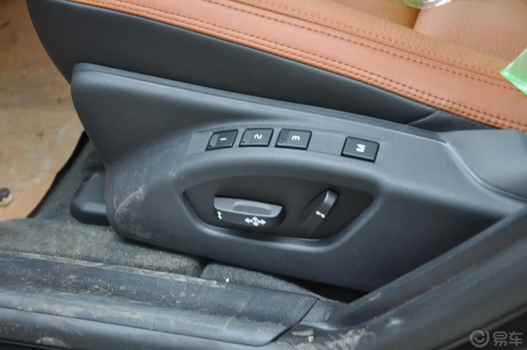 沃尔沃S60(进口)2.0T 手自一体 T5 舒适版座椅调节键