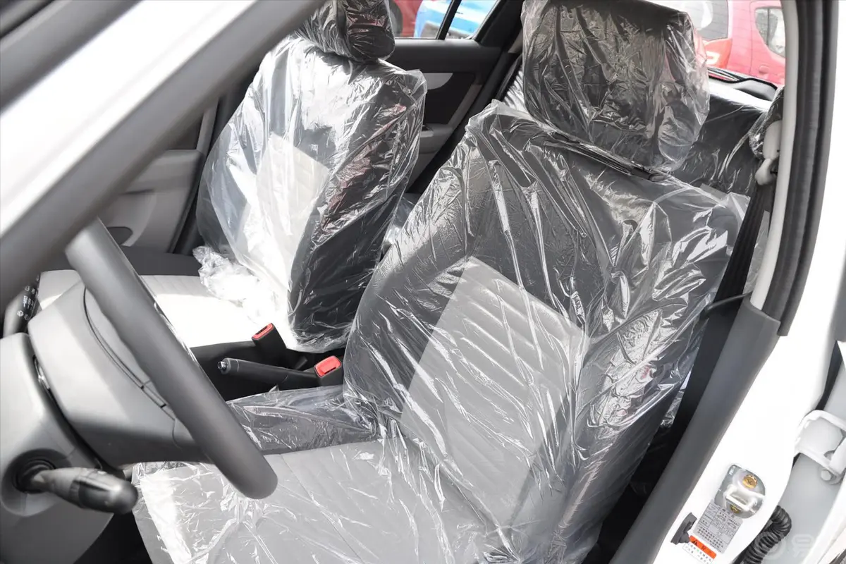 雨燕1.5L 手动 标准型驾驶员座椅