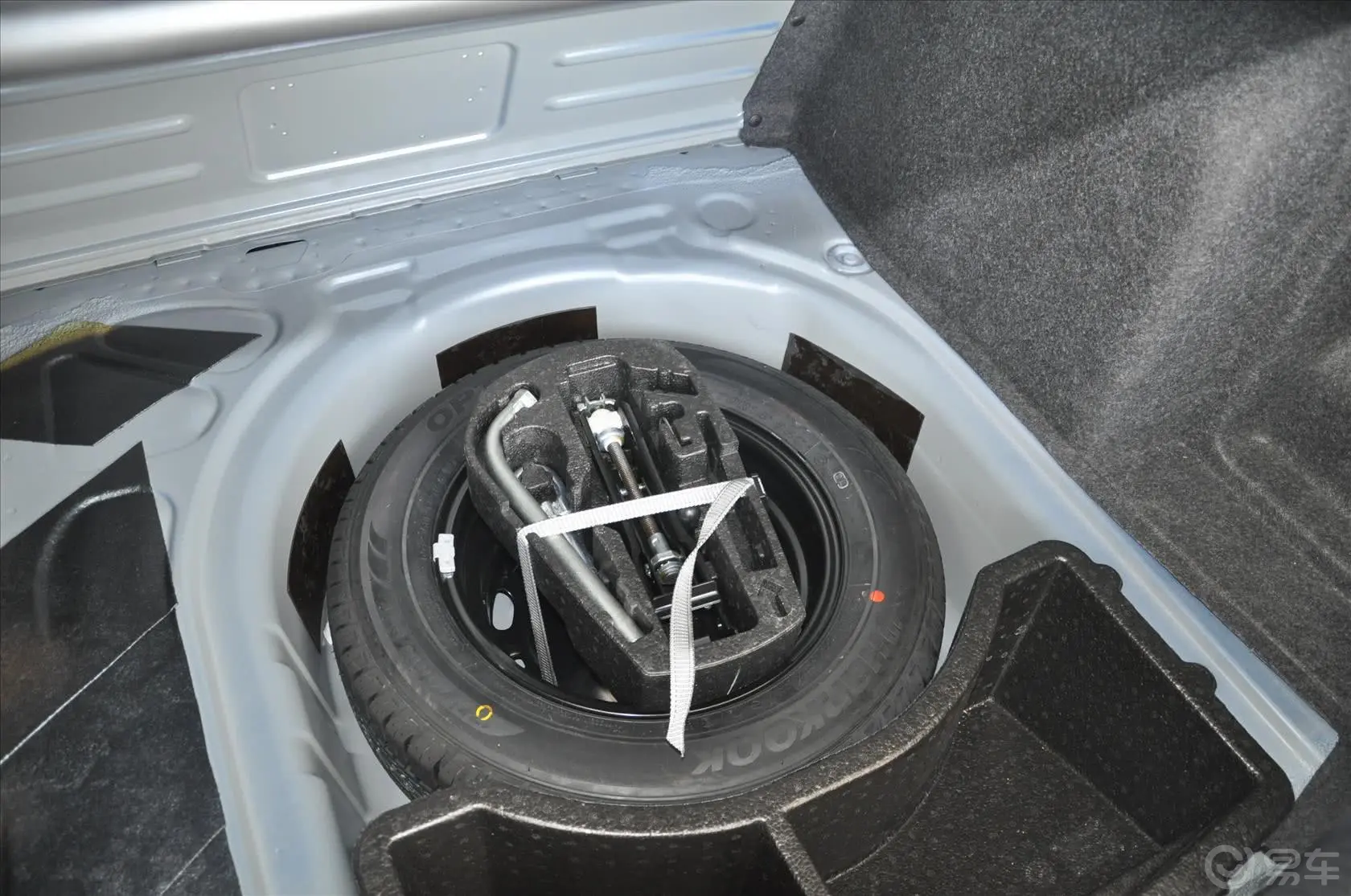 捷达1.6L 自动舒适型备胎