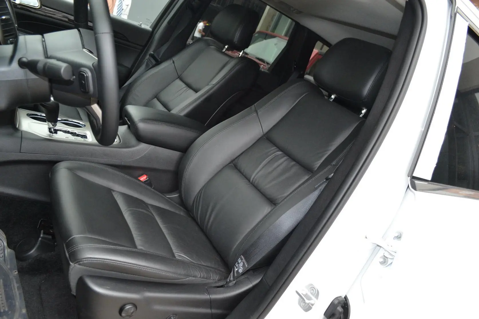 大切诺基(进口)3.6L 舒适版驾驶员座椅