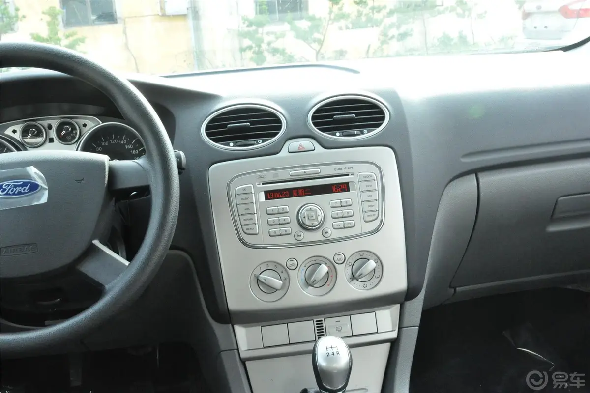 福克斯两厢 经典款 1.8L 手动 基本型中控台驾驶员方向