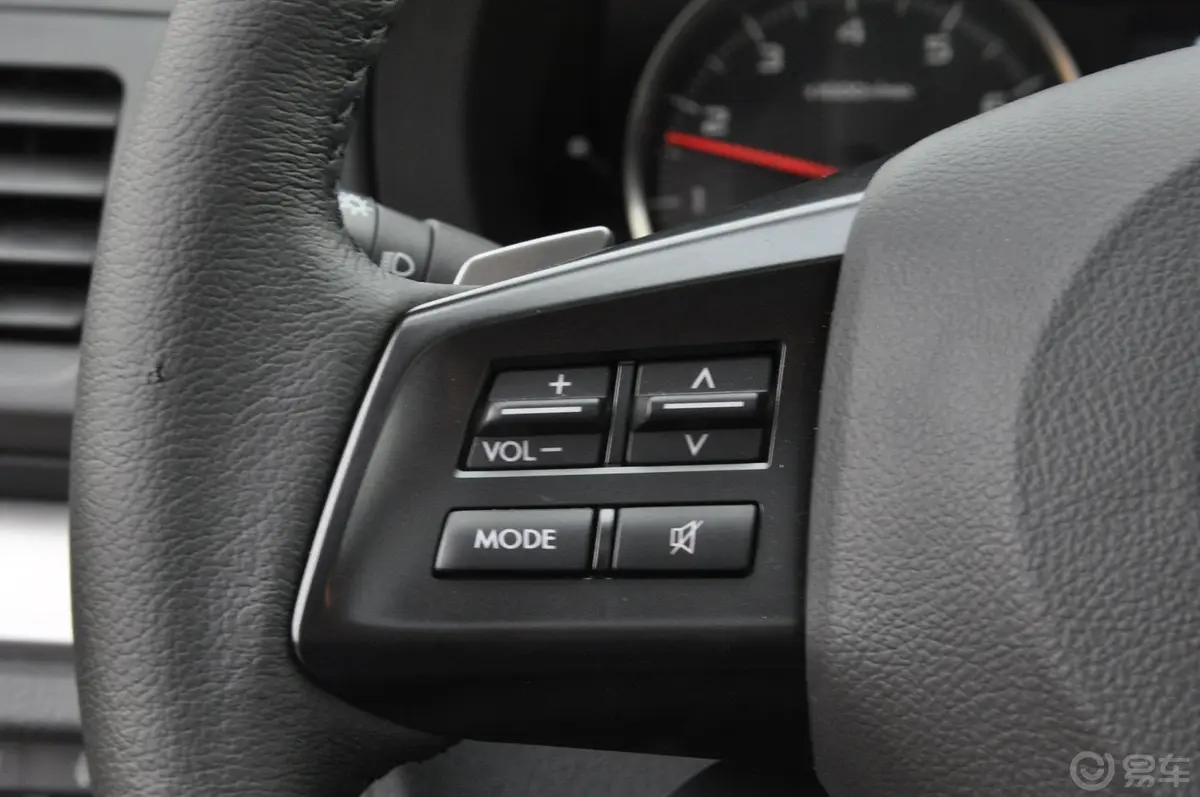 斯巴鲁XV2.0L 自动 舒适导航版方向盘功能键（左）