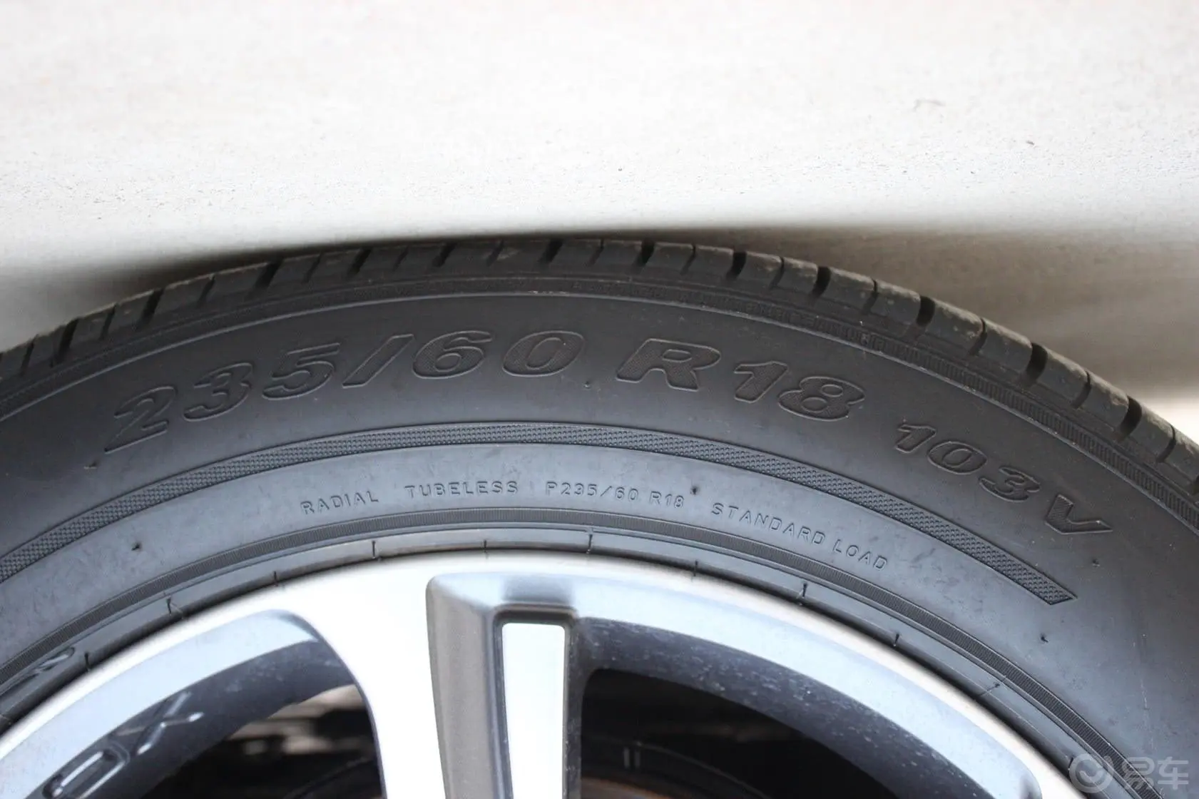 沃尔沃XC60(进口)2.0T T5 舒适版轮胎规格