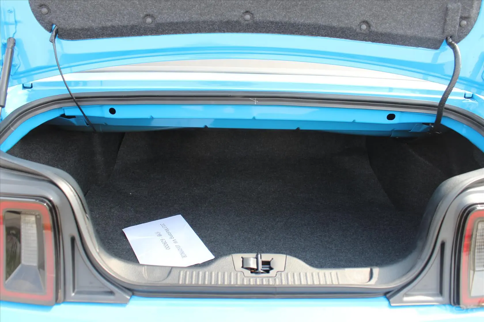 Mustang3.7L 自动 V6行李箱空间