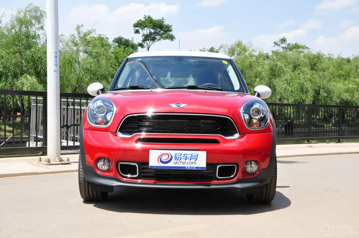 MINI PACEMAN1.6T COOPER S ALL4正前水平