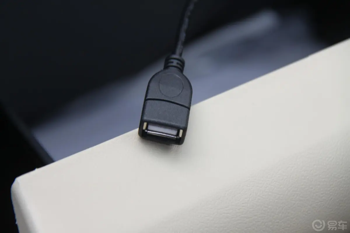 宝利格1.8T 自动 两驱 智尊版USB接口