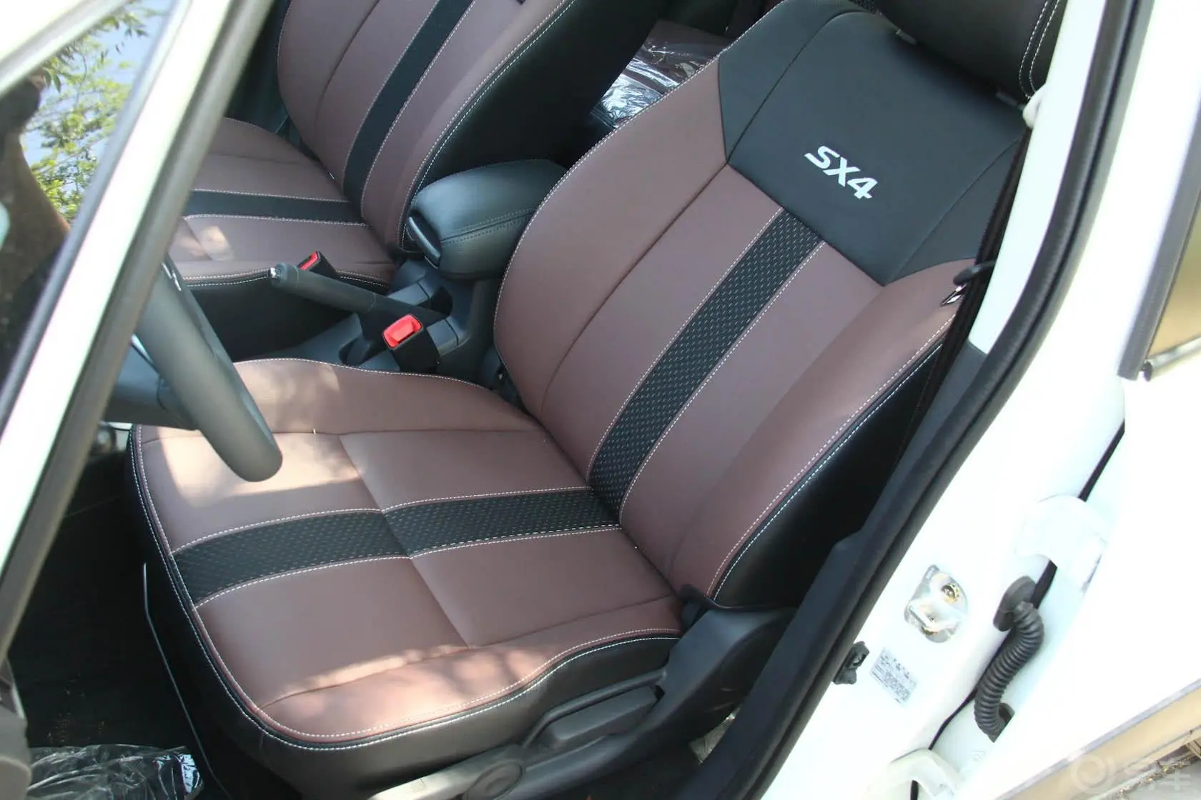 天语 SX4锐骑 1.6L 自动基本型驾驶员座椅