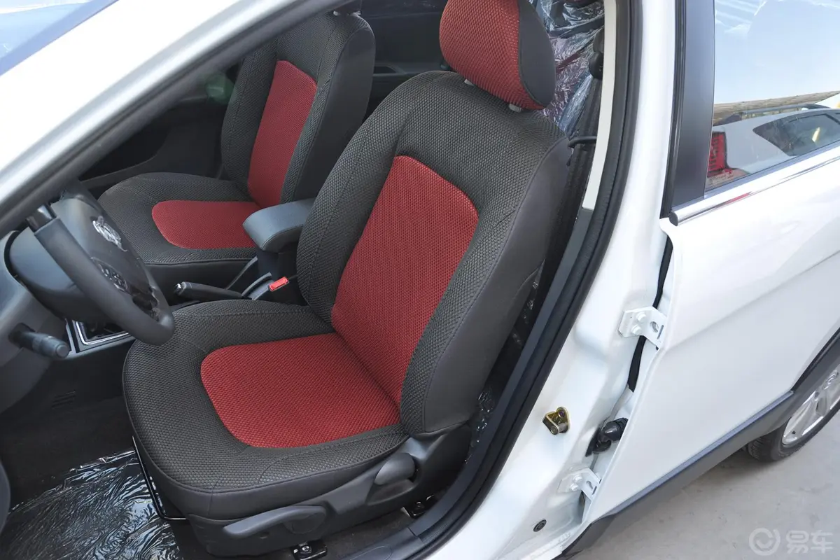 风神H30Cross 1.6L 手动 尊尚型驾驶员座椅