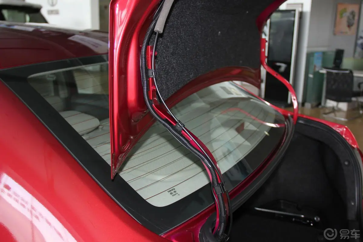 威驰1.6L GL-i 天窗版 自动行李厢支撑杆