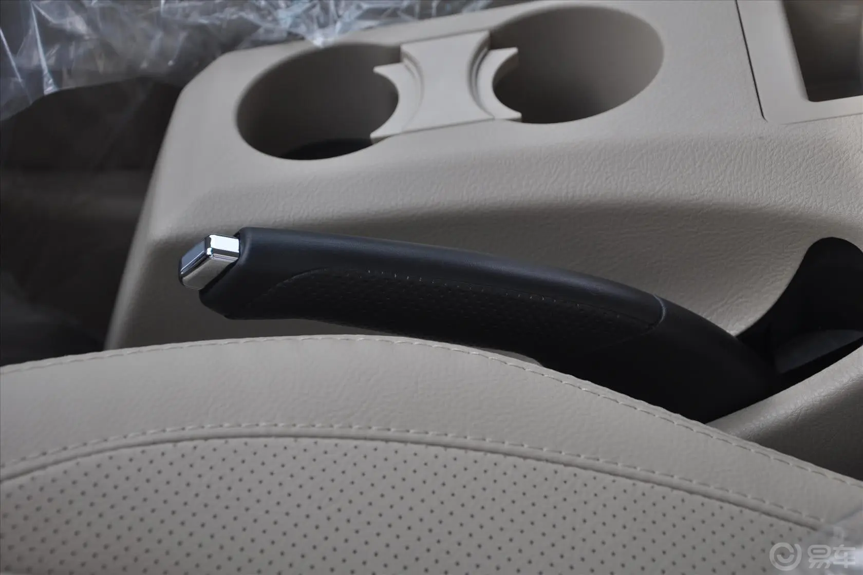 比亚迪S62.4L 自动 尊荣型 劲悦版驻车制动（手刹，电子，脚刹）