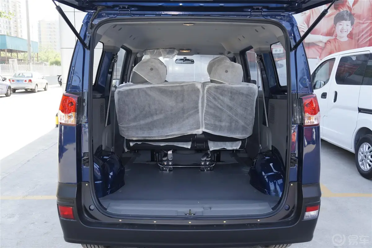 帅客1.5L 手动 标准型 ZN6440V1W4(国V+OBD)行李箱空间
