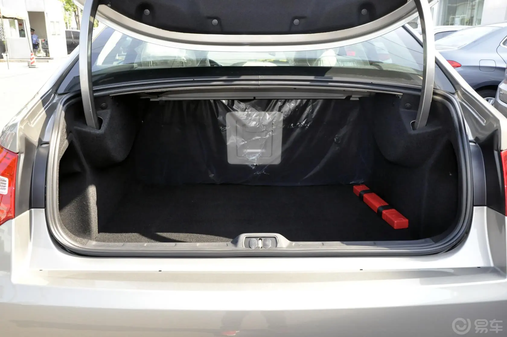 雪铁龙C52.0L 手动 舒适型行李箱空间