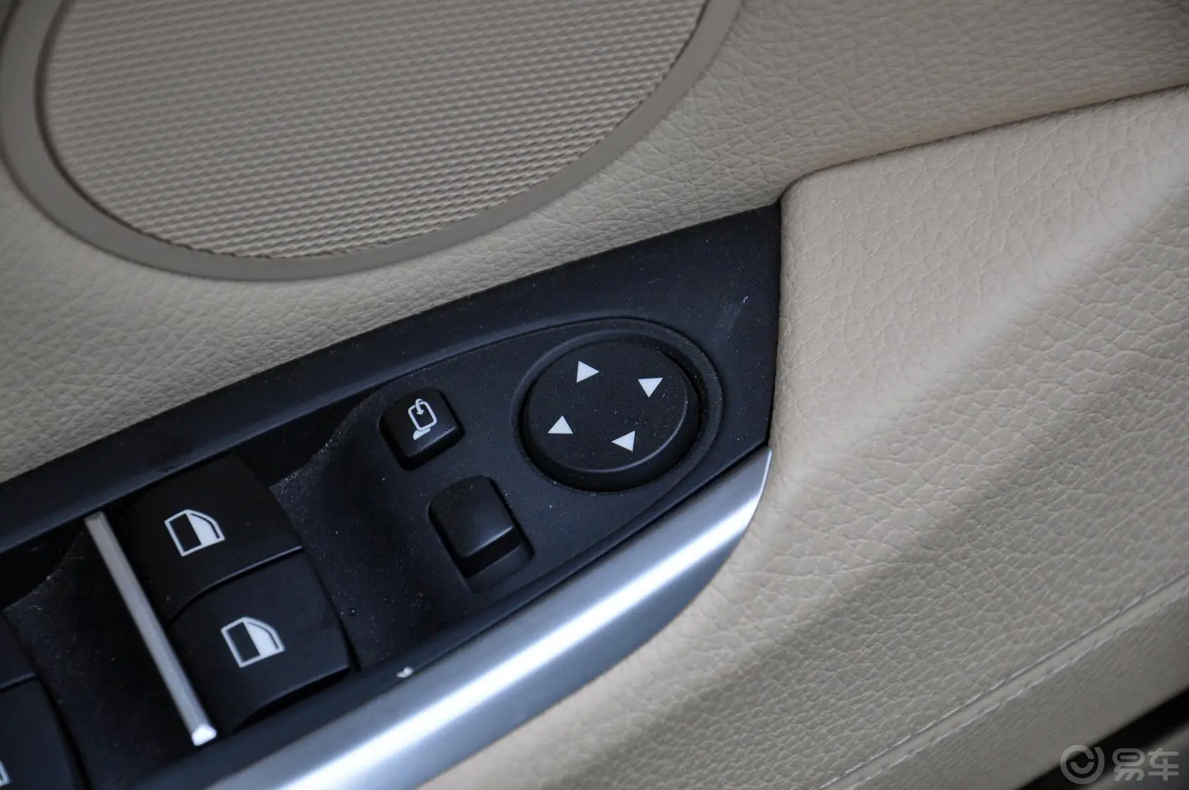 宝马5系GT535i xDrive 豪华型外后视镜控制键