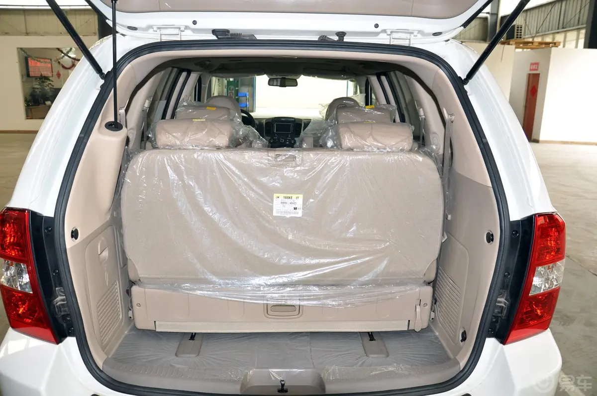 起亚VQ2.7 汽油 舒适版行李箱空间