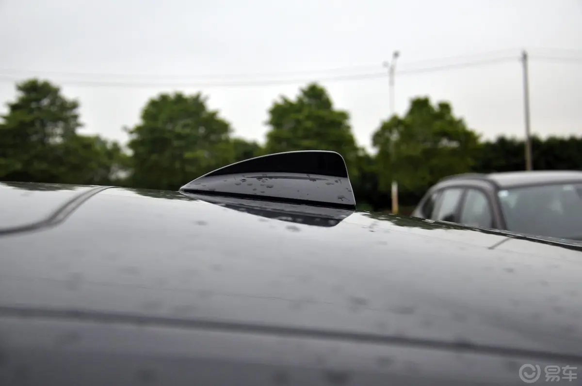 宝马5系GT535i xDrive 豪华型天线