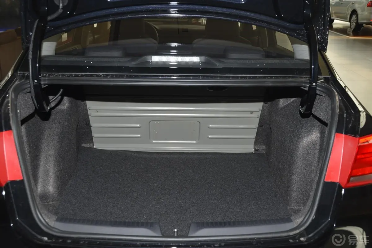 桑塔纳1.6L 自动 风尚版行李箱空间