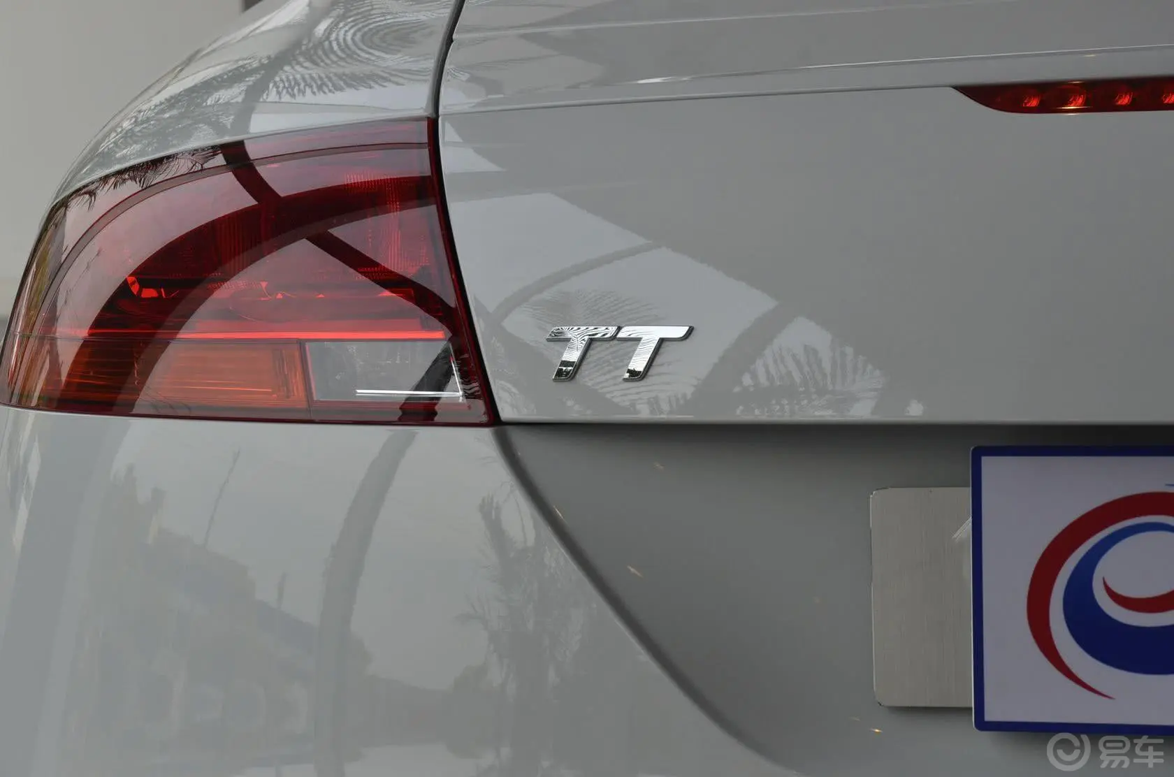 奥迪TTCoupe 45 TFSI quattro 白色经典版尾标