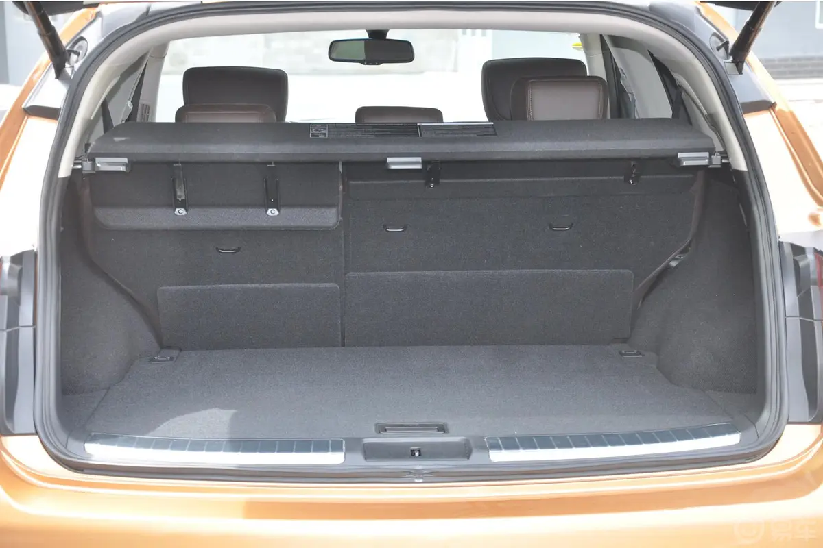 英菲尼迪FX37 超越升级版行李箱空间