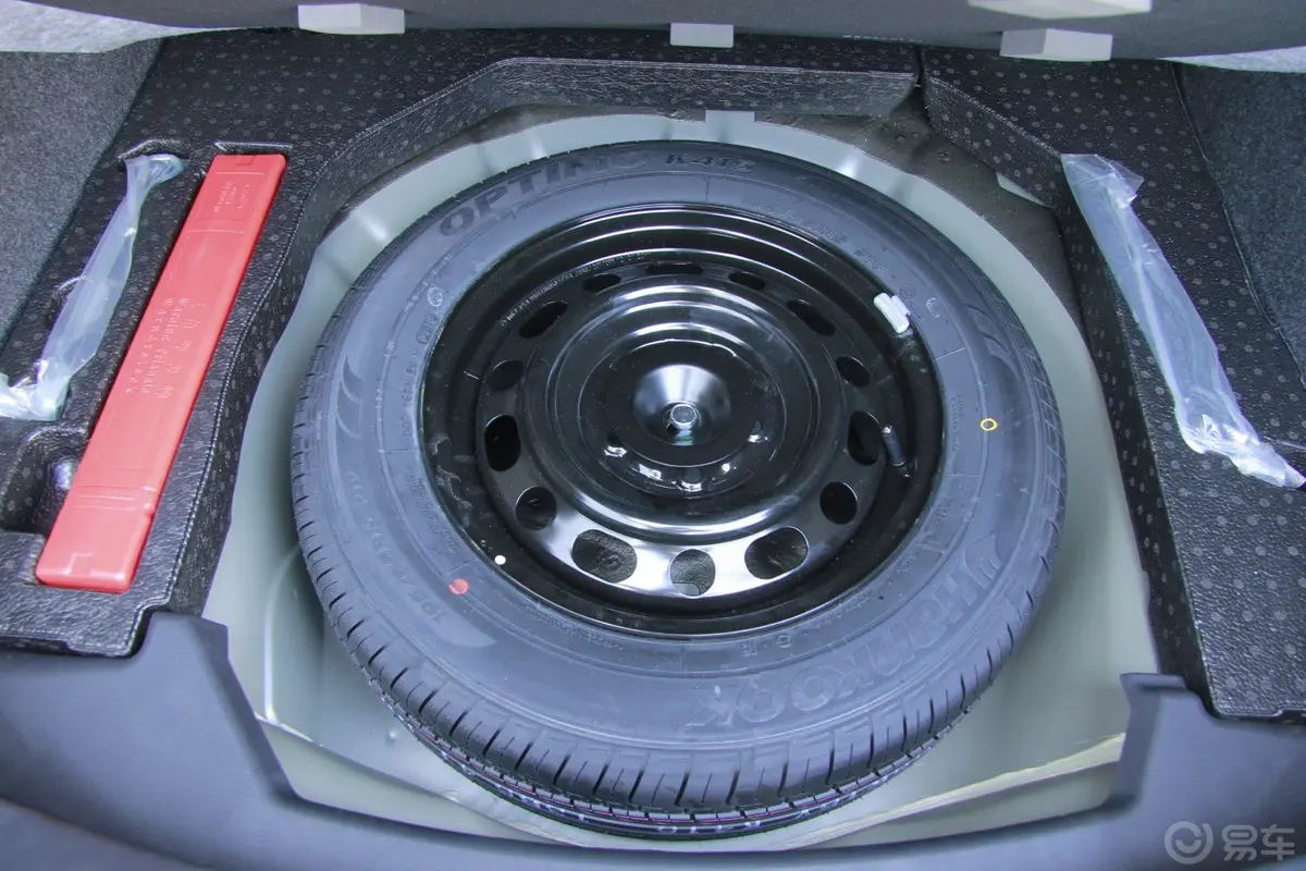 马自达3 星骋三厢 1.6L 自动 舒适型备胎