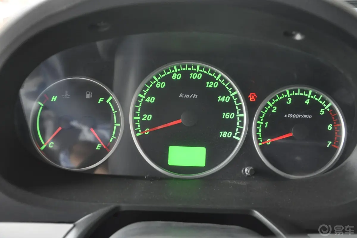 福田风景2.0L 手动 标准型 汽油 VVT 短轴仪表盘背光显示