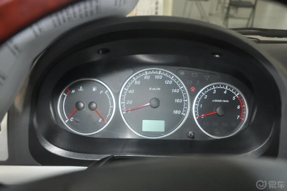 福田风景2.0L 手动 舒适型 汽油 VVT 短轴仪表盘