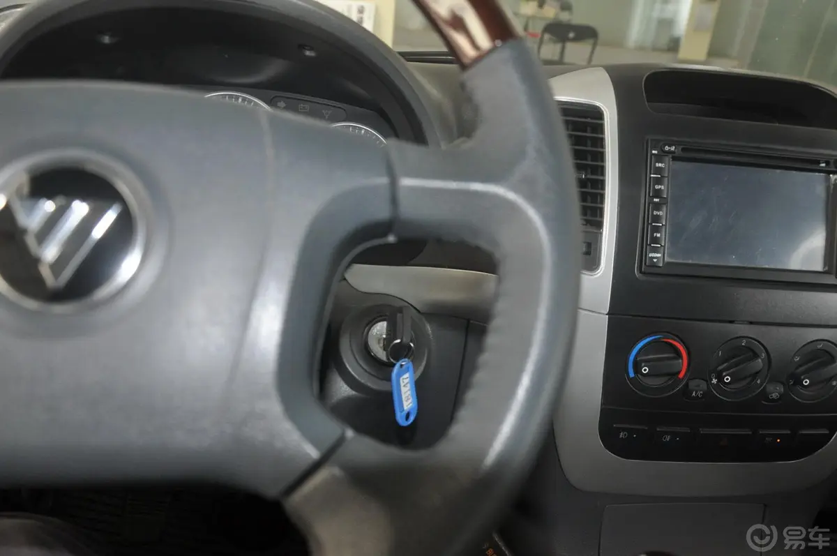 福田风景2.0L 手动 舒适型 汽油 VVT 短轴方向盘功能键（右）