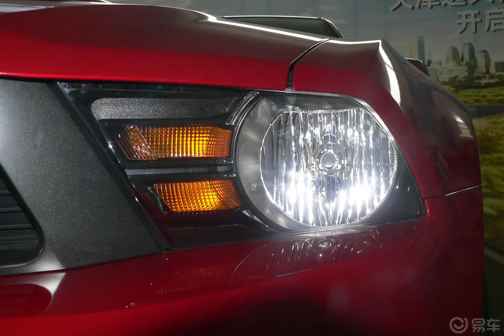 MustangV8 5.0L GT自动  豪华版 标配大灯侧45度俯拍