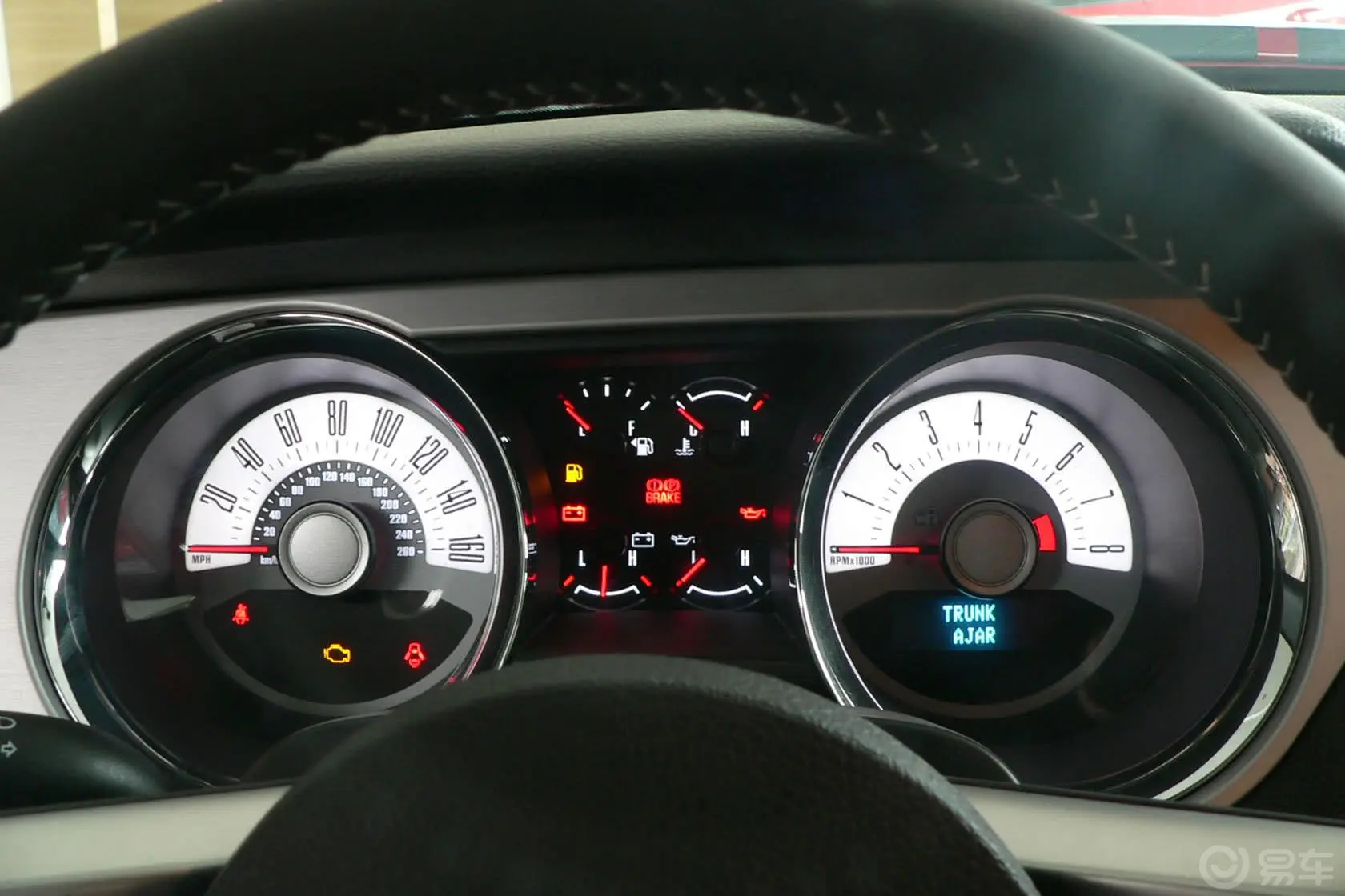 MustangV8 5.0L GT自动  豪华版 标配仪表盘背光显示