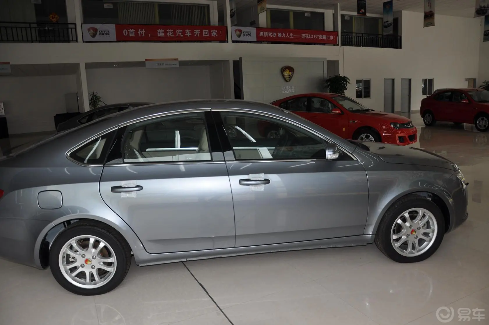 莲花L5Sportback 1.6L 手动 精智版正侧车头向右水平