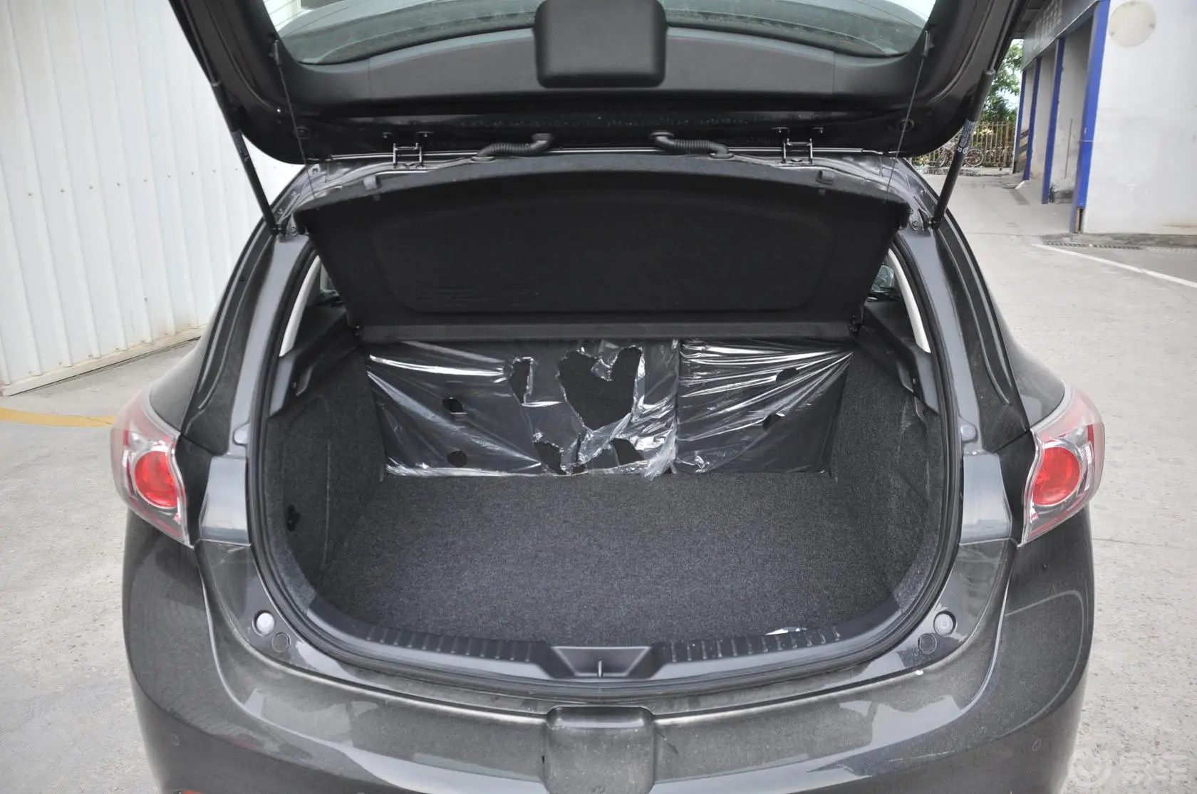 马自达3 星骋两厢 1.6L 自动 精英型行李箱空间