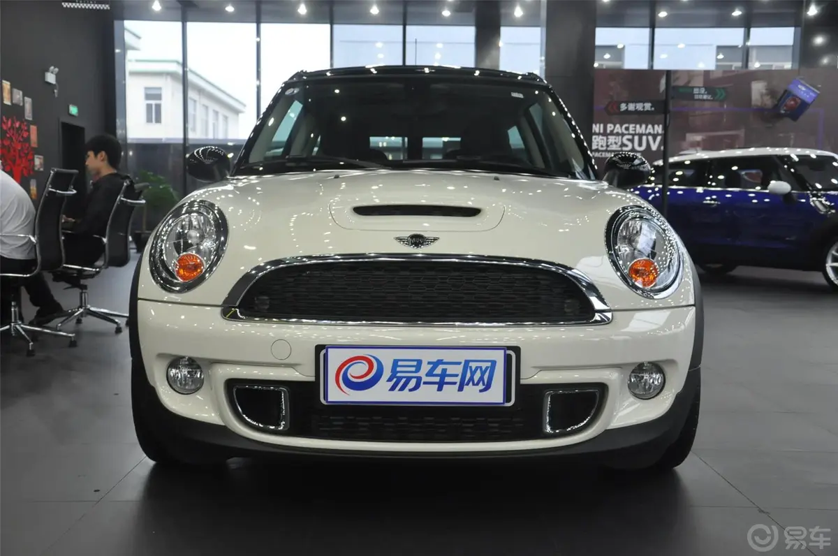 MINI CLUBMANCOOPER S Fun正前水平