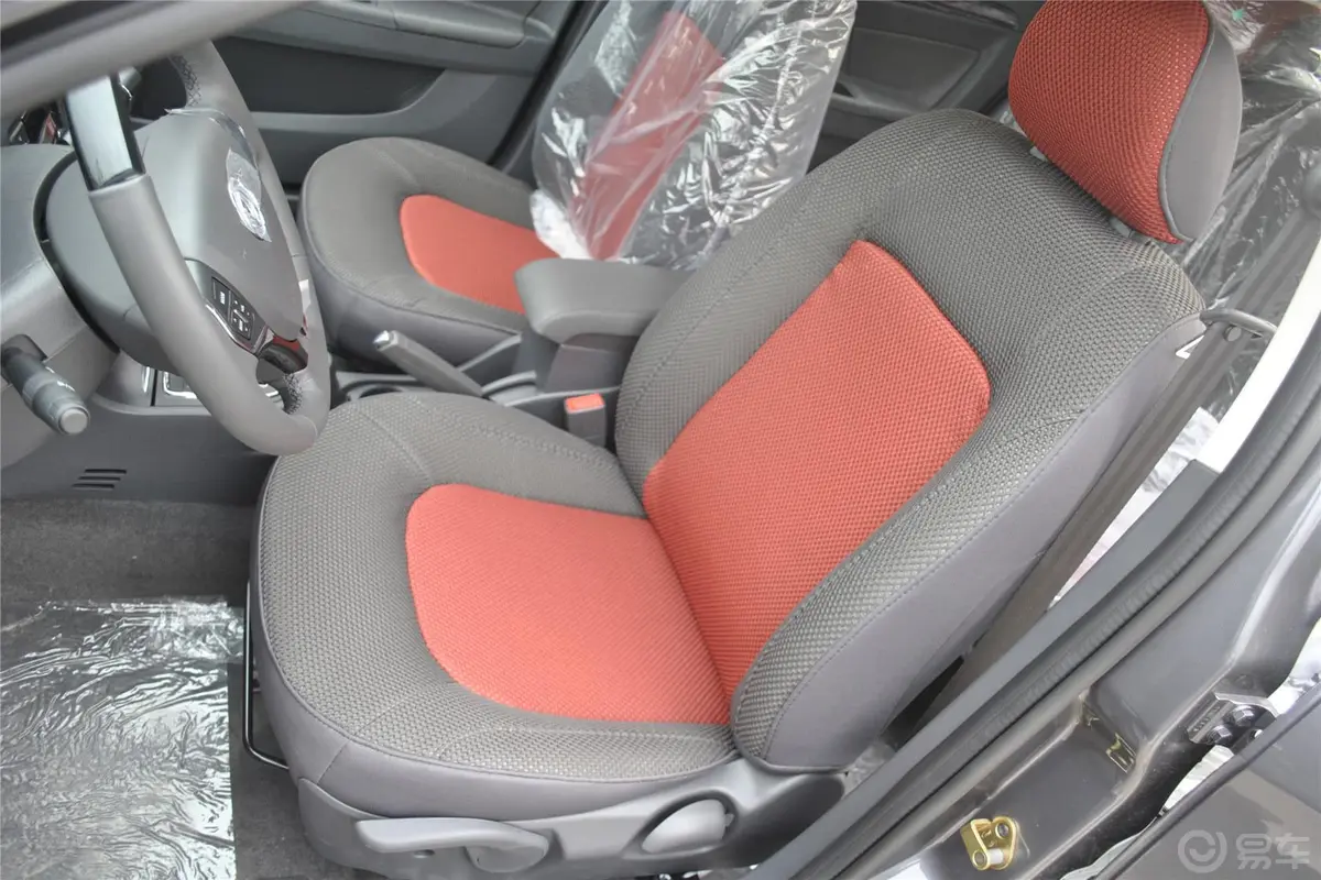 风神H30Cross 1.5L 自动 尊逸型驾驶员座椅