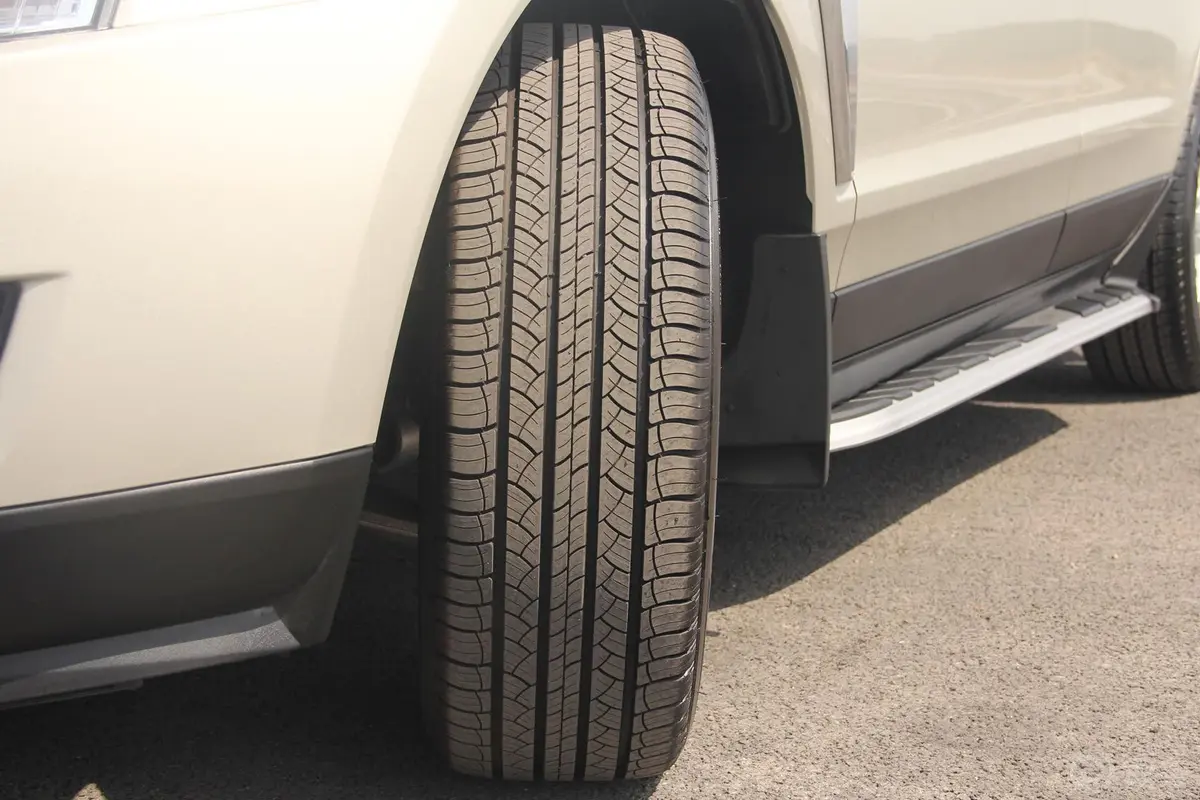 凯迪拉克SRX3.0L 手自一体 舒适型轮胎花纹