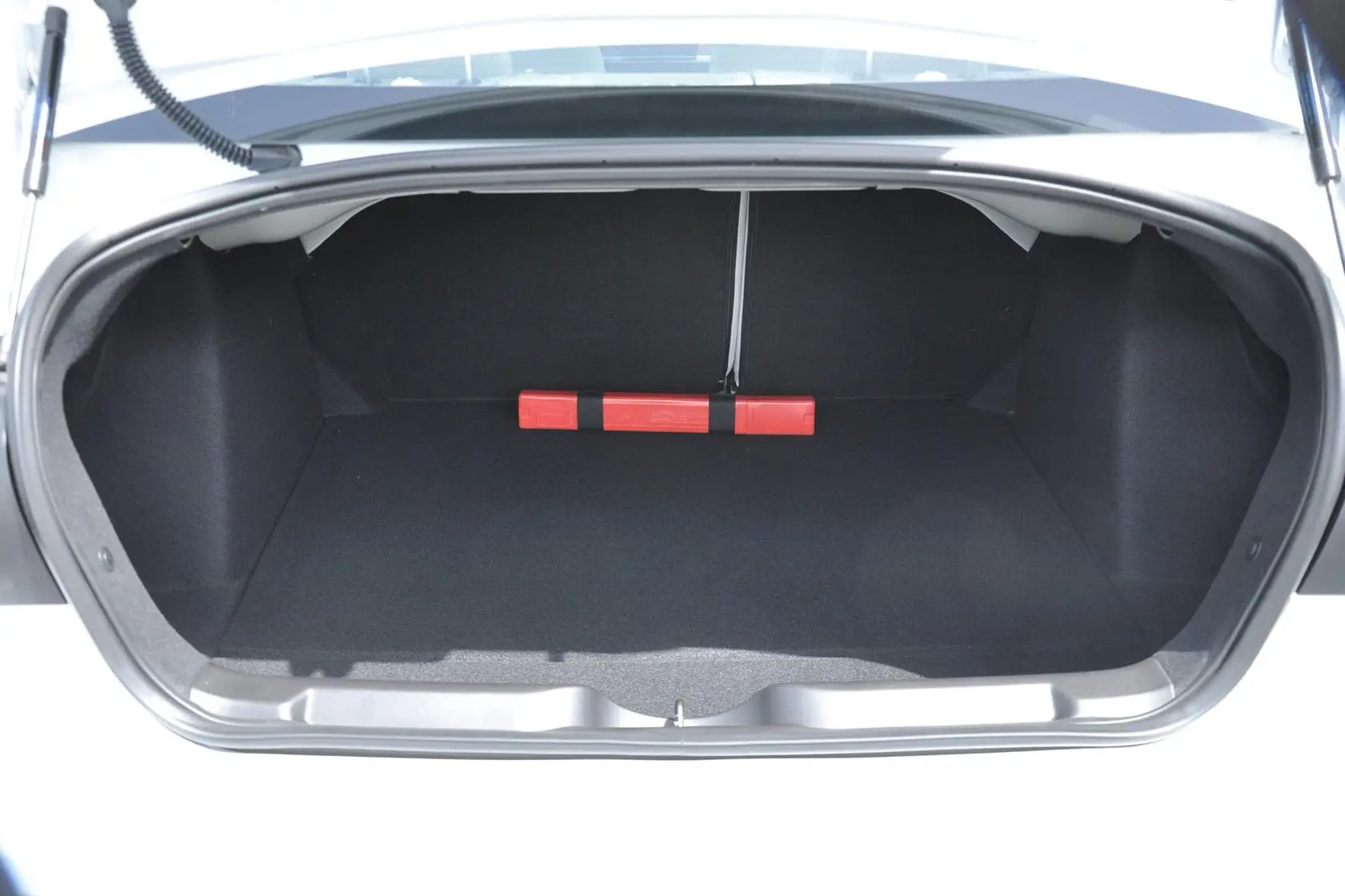 世嘉三厢 1.6L 自动 品尚型行李箱空间
