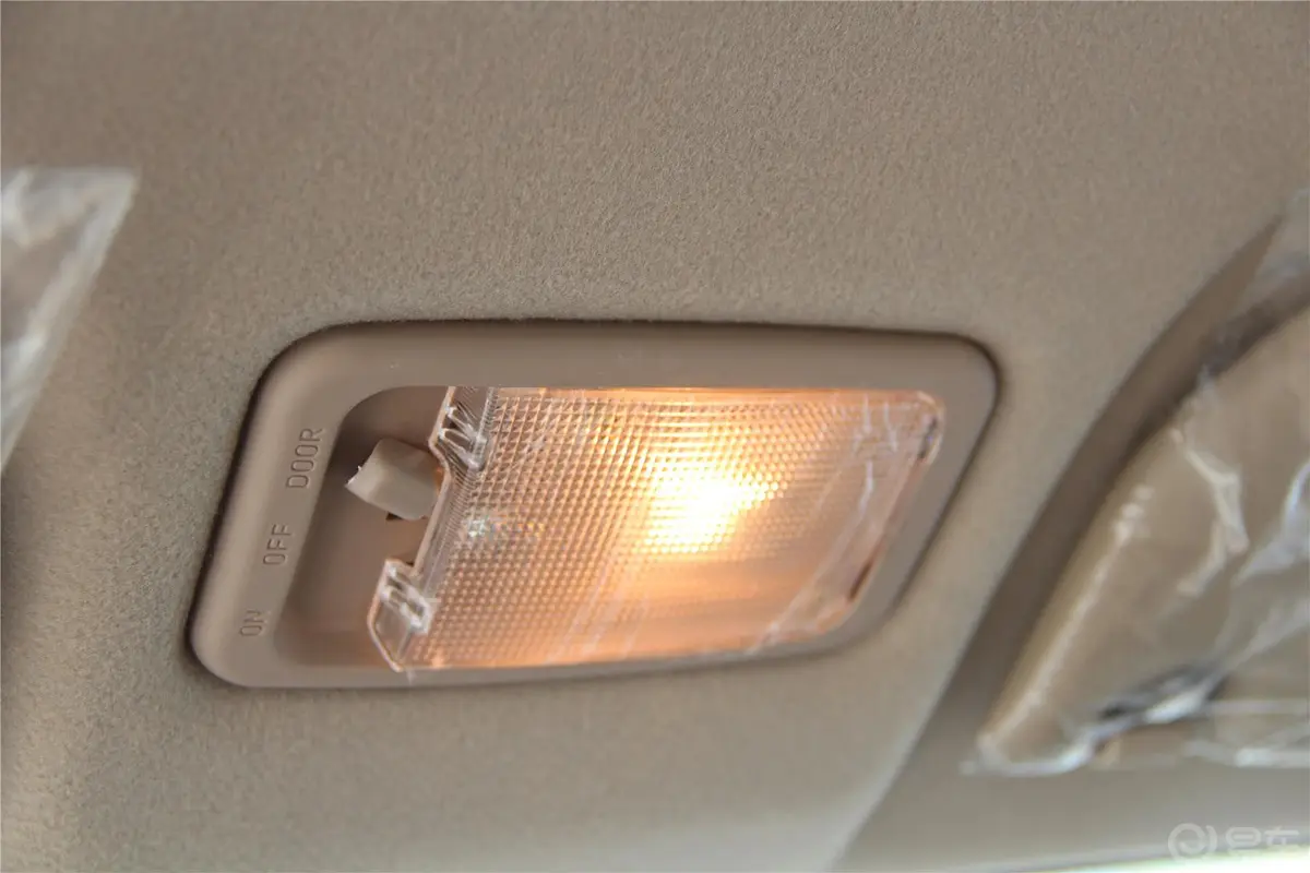 经典熊猫1.0L 手动 标准型前排车顶中央控制区