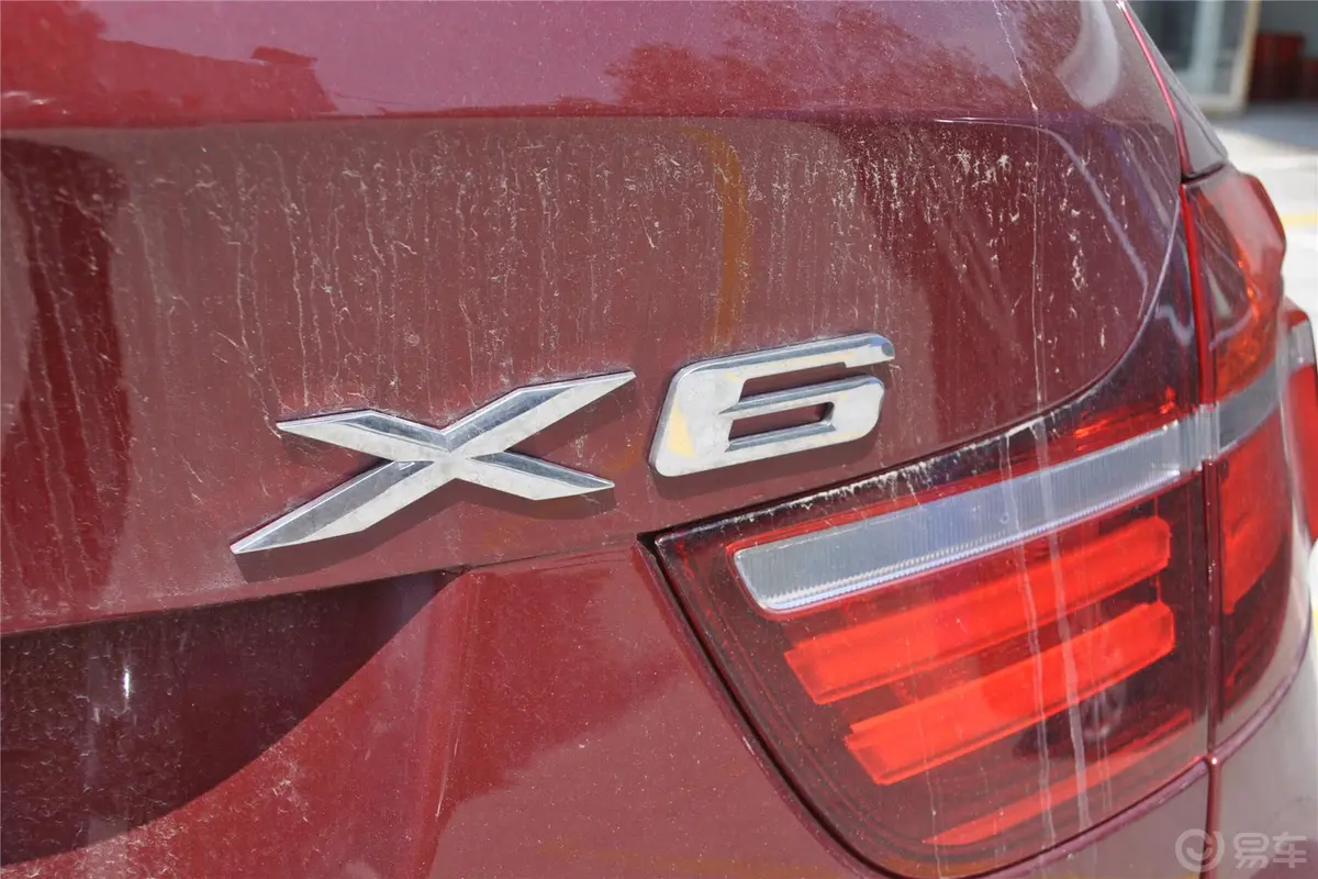 宝马X6xDrive35i尾标