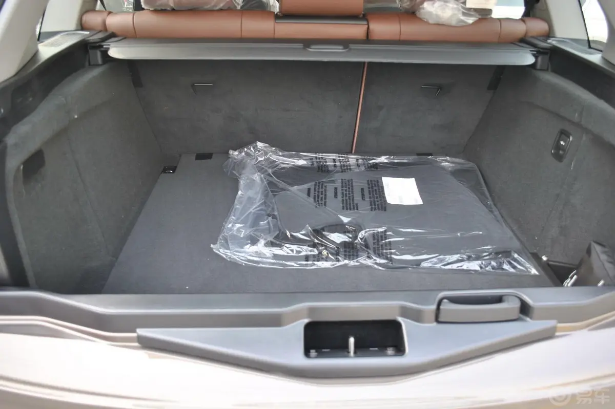 宝马X5(进口)xDrive35i 领先型行李箱空间