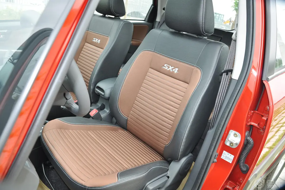 天语 SX4两厢 酷锐版 1.6L 自动 运动型驾驶员座椅