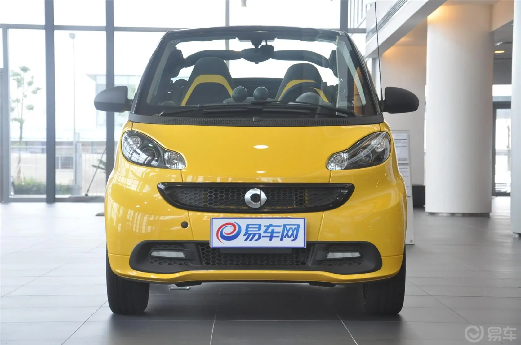 smart fortwo1.0T 敞篷城市游侠特别版正前水平