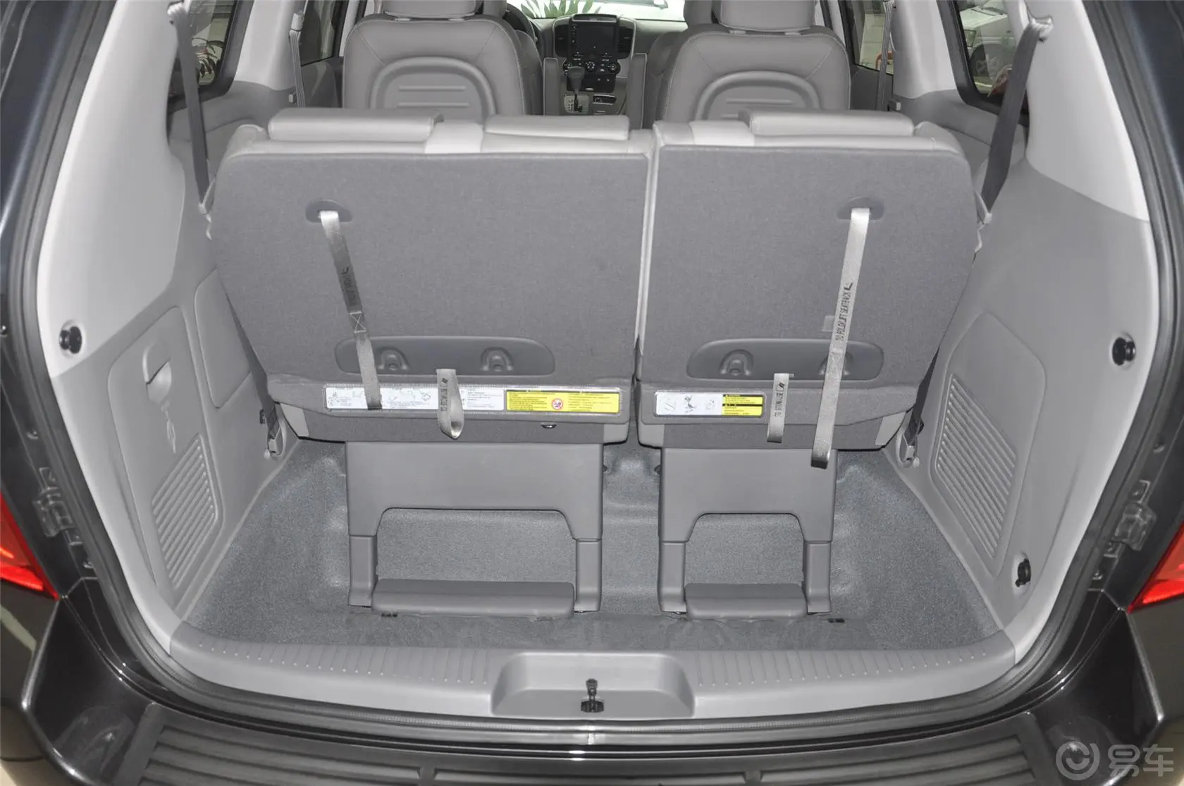 起亚VQVQ-R 2.2T 自动 柴油 舒适版行李箱空间