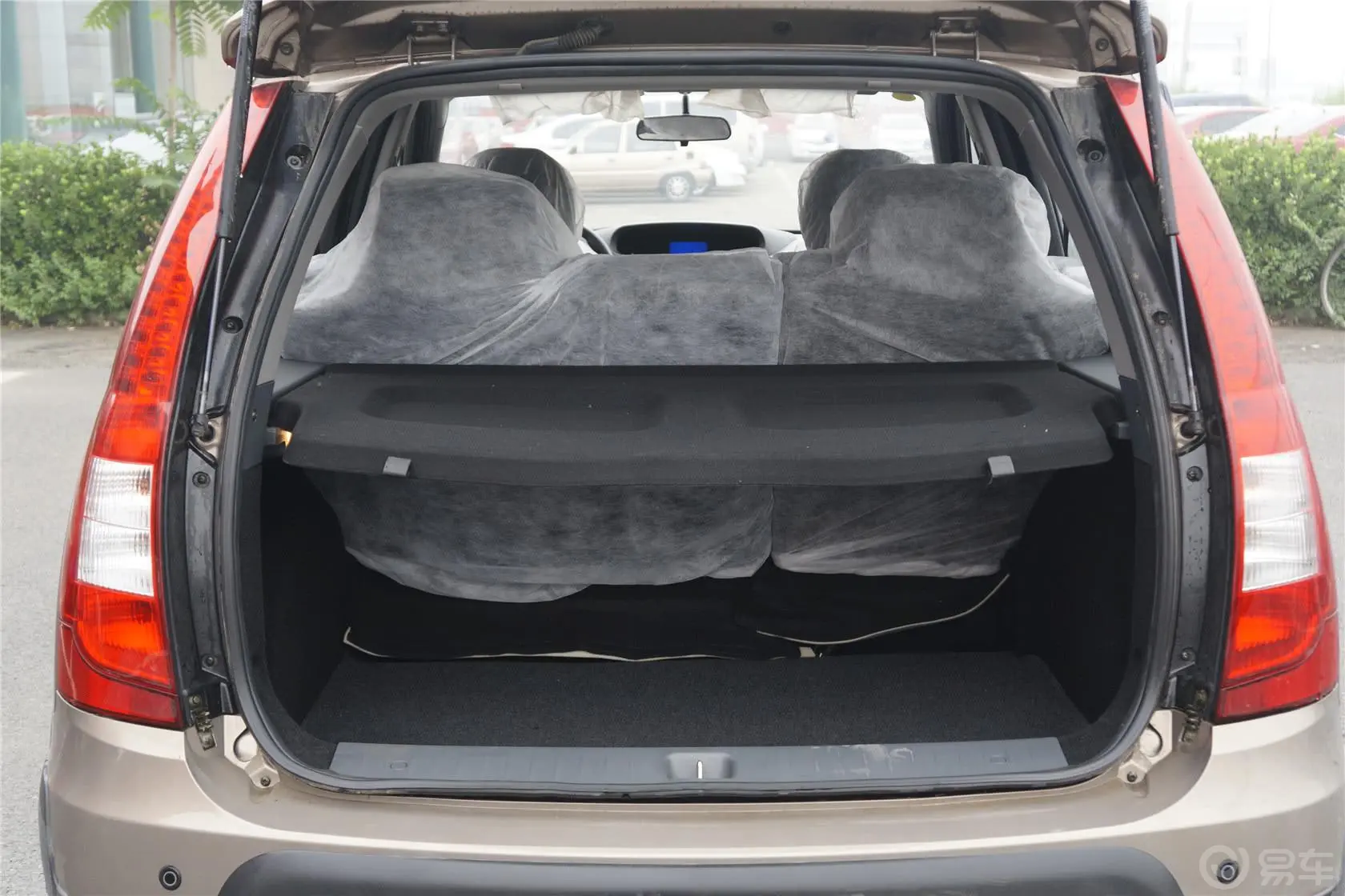 景逸LV 1.5L 手动 舒适型行李箱空间