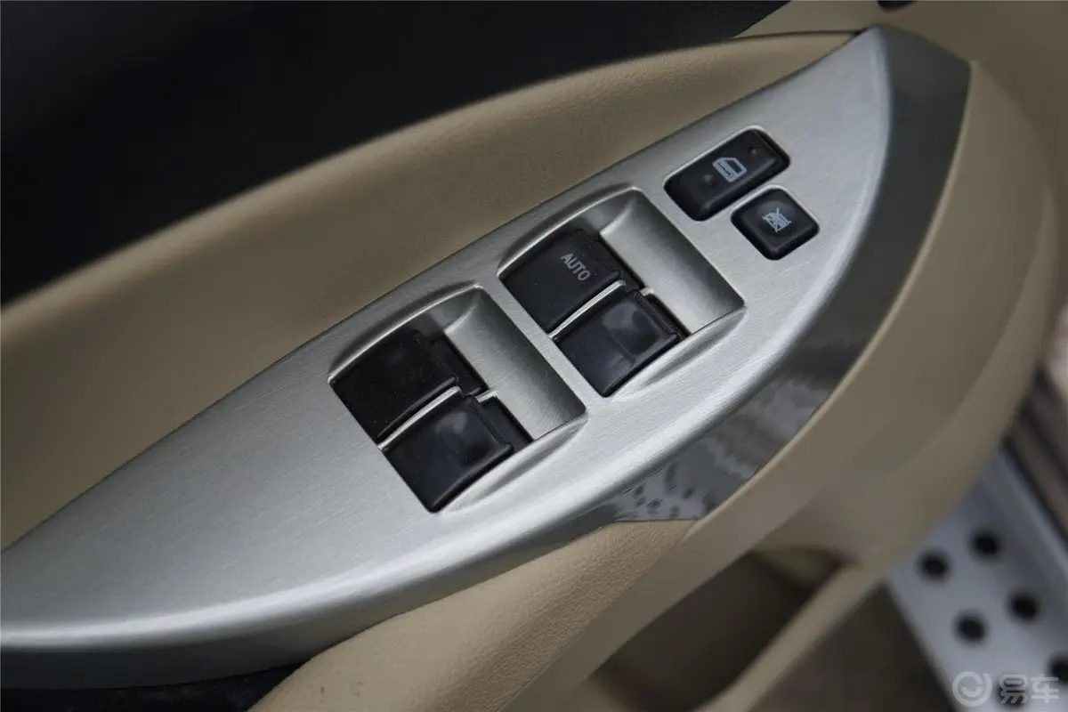 景逸SUV1.6L 手动 舒适型车窗升降键
