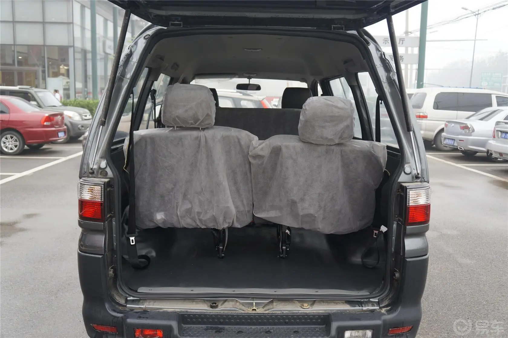 菱智V3 1.5L 手动 舒适型行李箱空间