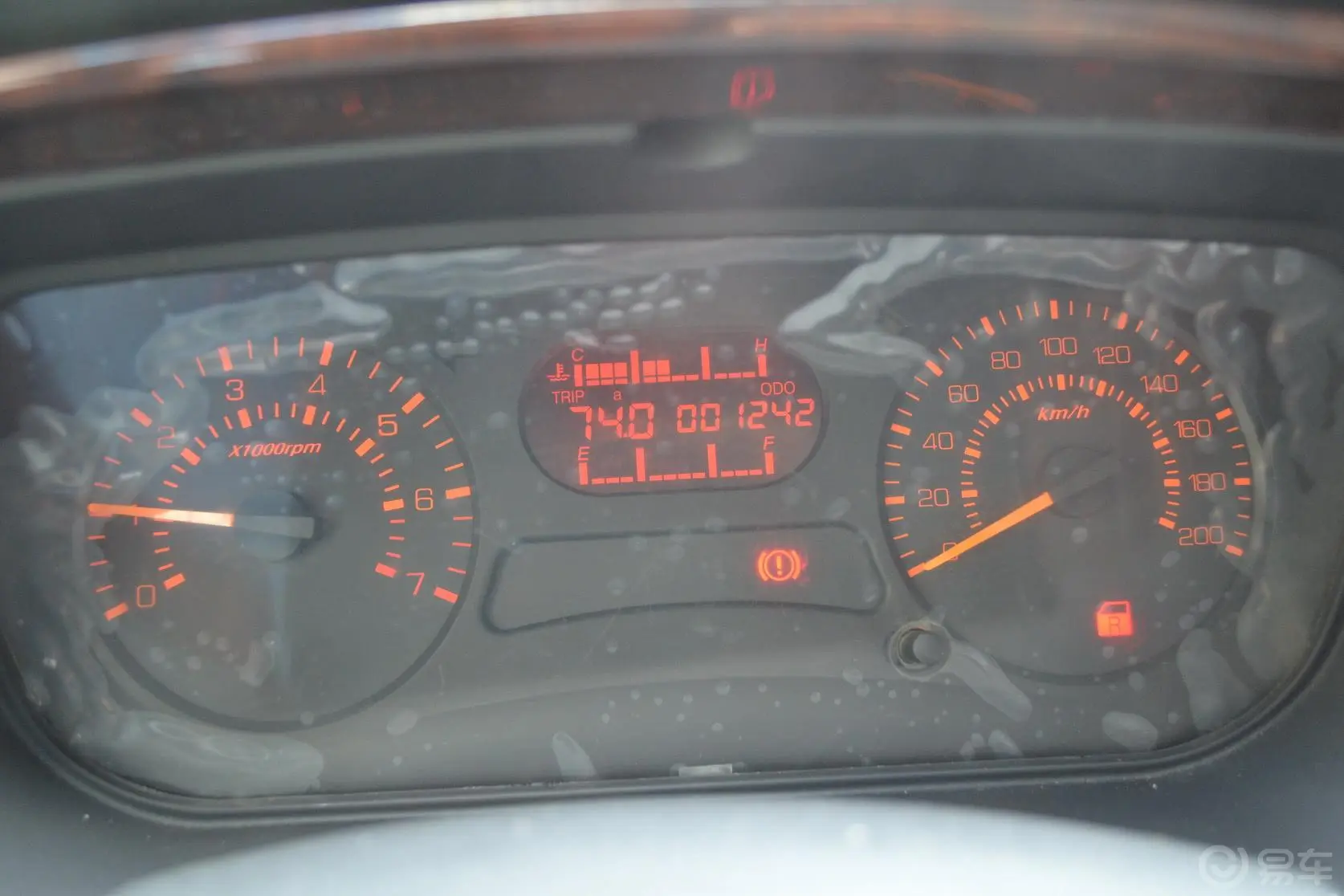 吉利TX4汽油 MT 标配仪表盘背光显示