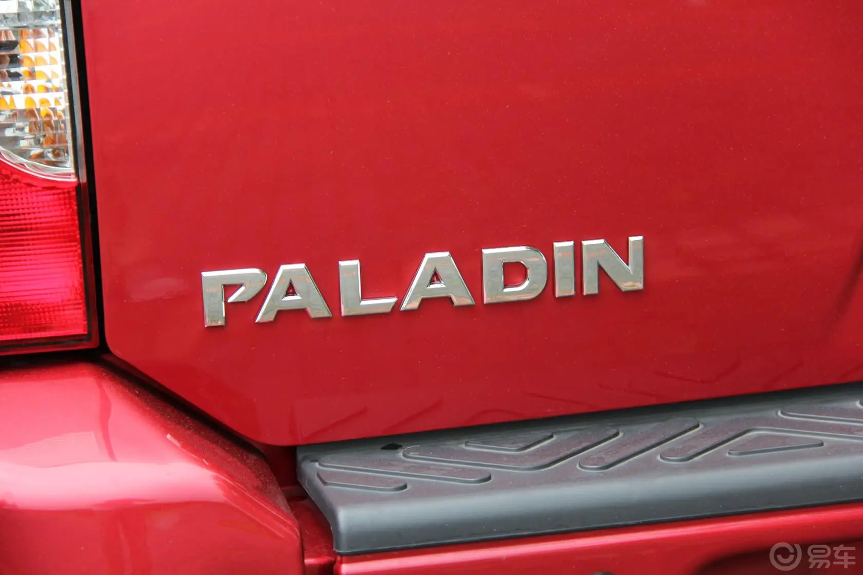 日产帕拉丁纪念版 四驱 豪华型尾标