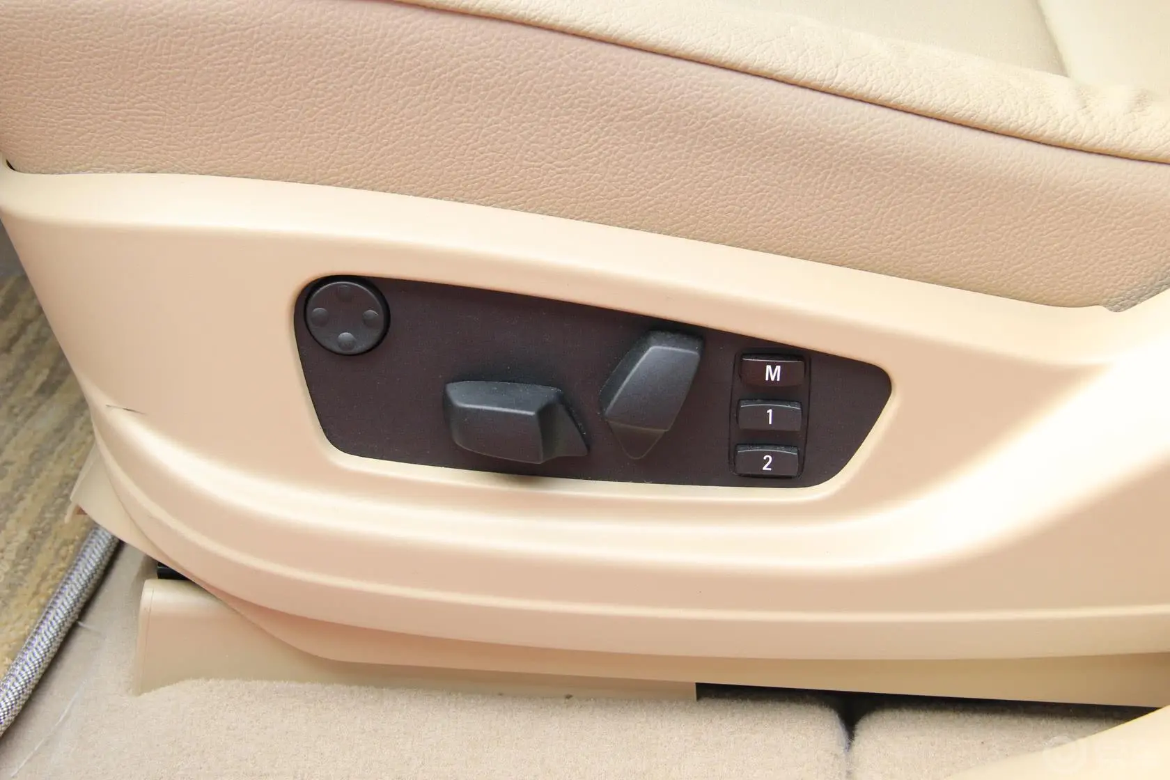 宝马X5(进口)xDrive35i 手自一体 美规版内饰