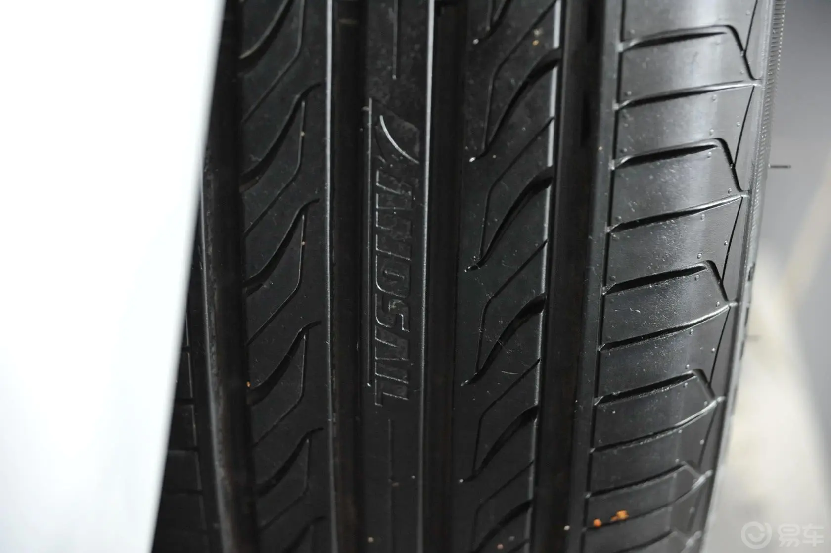 路盛E702.0L 手自一体 舒适版轮胎花纹