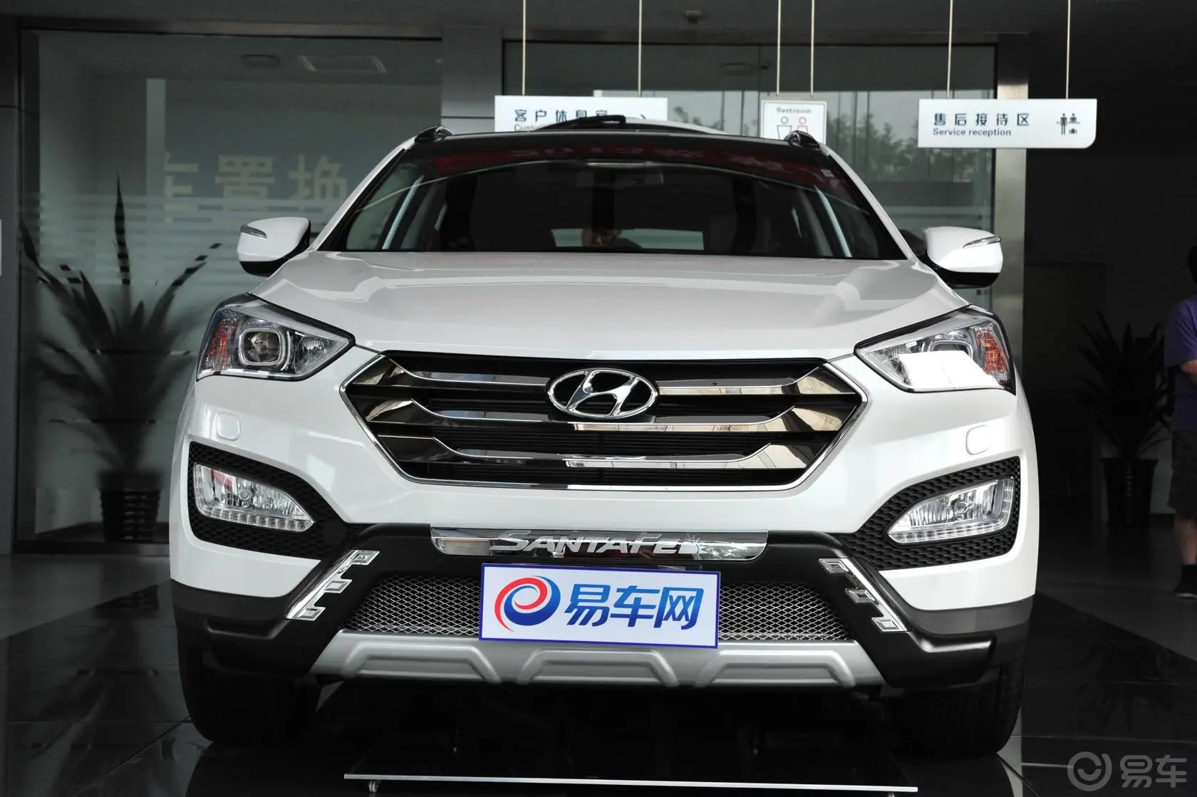 胜达2.4L GL 四驱 自动 舒适型尾标